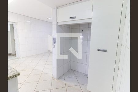 Apartamento para alugar com 158m², 4 quartos e 4 vagas Apartamento para alugar com 158m², 4 quartos e 4 vagasCozinha