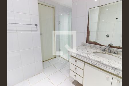 Apartamento para alugar com 158m², 4 quartos e 4 vagas Apartamento para alugar com 158m², 4 quartos e 4 vagasBanheiro
