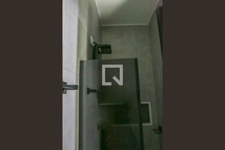 Banheiro de kitnet/studio para alugar com 1 quarto, 18m² em Bom Retiro, São Paulo