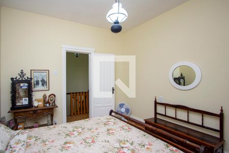 Casa à venda com 200m², 6 quartos e 3 vagas Casa à venda com 200m², 6 quartos e 3 vagasQuarto 2