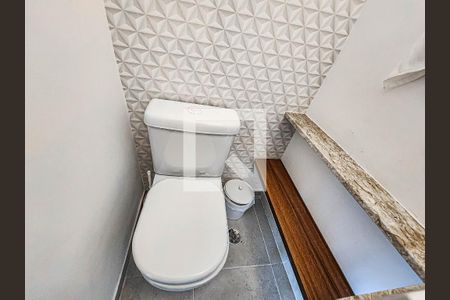Banheiro de apartamento para alugar com 2 quartos, 80m² em Parque da Enseada, Guarujá