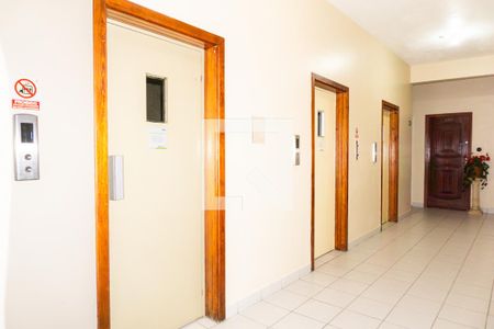 Apartamento à venda com 73m², 2 quartos e sem vagaCorredor do prédio