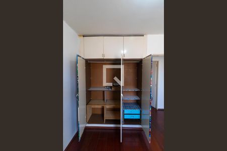 Apartamento para alugar com 80m², 3 quartos e sem vaga Apartamento para alugar com 80m², 3 quartos e sem vagaQuarto 02 - Armário