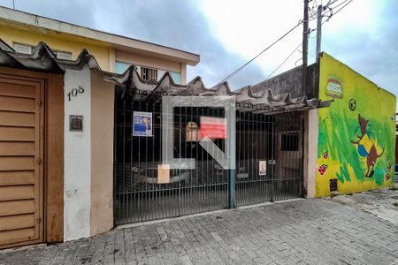 Casa à venda com 130m², 2 quartos e 2 vagasFachada