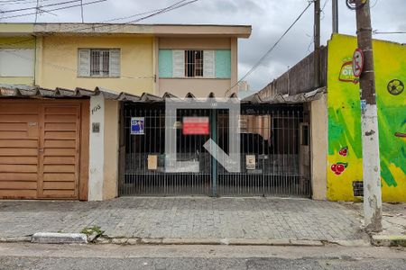 Casa à venda com 130m², 2 quartos e 2 vagasFachada