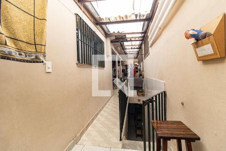 Casa à venda com 130m², 2 quartos e 2 vagasCorredor Lateral