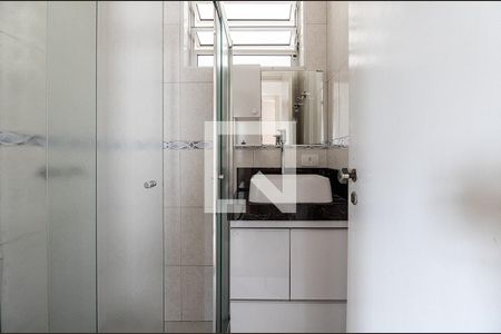 Banheiro de apartamento para alugar com 2 quartos, 50m² em Vila Moinho Velho, São Paulo