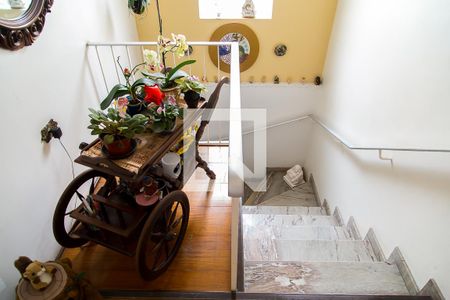 Casa à venda com 187m², 3 quartos e 2 vagasEscada 