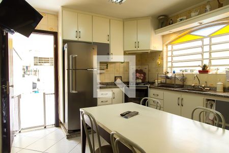 Casa à venda com 187m², 3 quartos e 2 vagasCozinha