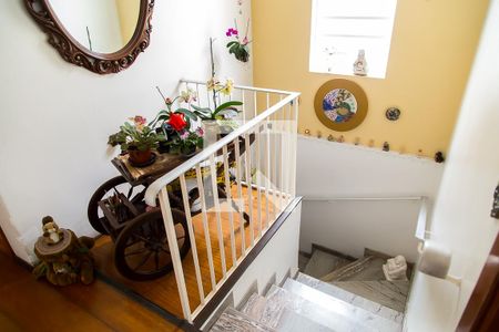 Casa à venda com 187m², 3 quartos e 2 vagasEscada 