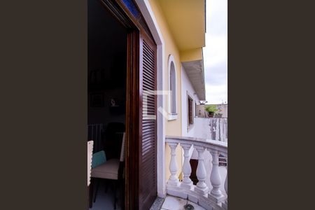 Casa à venda com 187m², 3 quartos e 2 vagasVaranda