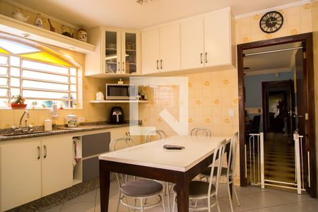 Casa à venda com 187m², 3 quartos e 2 vagasCozinha