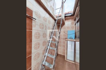 Apartamento à venda com 55m², 2 quartos e sem vagaEscada