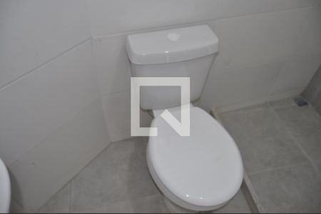 Banheiro de casa à venda com 2 quartos, 35m² em Engenho de Dentro, Rio de Janeiro