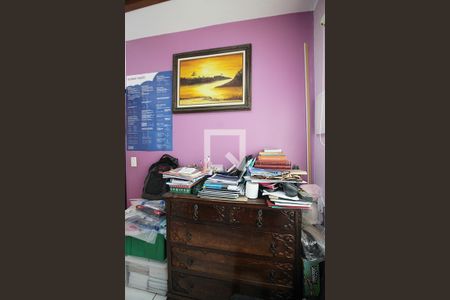 Casa à venda com 213m², 4 quartos e 2 vagasQuarto 4