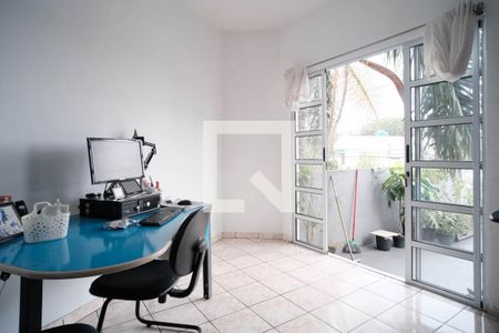 Casa à venda com 150m², 3 quartos e 2 vagasEscritório/Quarto  