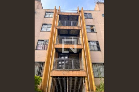 Apartamento à venda com 65m², 2 quartos e 1 vaga Apartamento à venda com 65m², 2 quartos e 1 vagaFachada do bloco