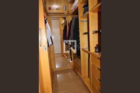 Apartamento para alugar com 200m², 3 quartos e 2 vagas Apartamento para alugar com 200m², 3 quartos e 2 vagasCloset da suíte 1