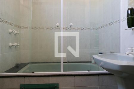 Apartamento para alugar com 200m², 3 quartos e 2 vagas Apartamento para alugar com 200m², 3 quartos e 2 vagasBanheiro da Suíte 2