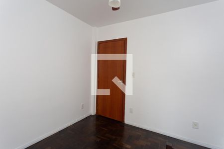 Quarto 1 de apartamento para alugar com 3 quartos, 77m² em Petrópolis, Porto Alegre