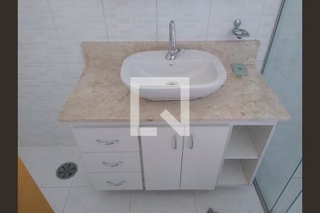 Casa à venda com 125m², 3 quartos e 2 vagasBanheiro