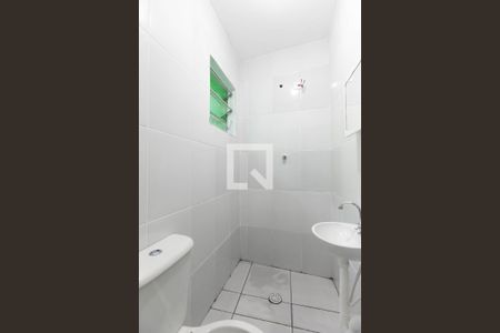 Banheiro  de casa de condomínio para alugar com 1 quarto, 45m² em Parque Cruzeiro do Sul, São Paulo