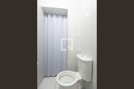 Banheiro  de casa de condomínio para alugar com 1 quarto, 45m² em Parque Cruzeiro do Sul, São Paulo