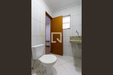Casa para alugar com 100m², 2 quartos e sem vaga Casa para alugar com 100m², 2 quartos e sem vagaBanheiro Suíte 1
