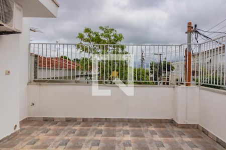 Casa à venda com 262m², 3 quartos e 2 vagas Casa à venda com 262m², 3 quartos e 2 vagasVaranda do Quarto 3