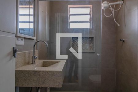 Casa à venda com 262m², 3 quartos e 2 vagas Casa à venda com 262m², 3 quartos e 2 vagasBanheiro