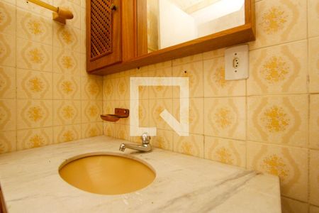 Banheiro de apartamento para alugar com 1 quarto, 42m² em Morro Santana, Porto Alegre