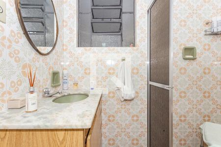 Casa à venda com 237m², 3 quartos e 2 vagas Casa à venda com 237m², 3 quartos e 2 vagasBanheiro