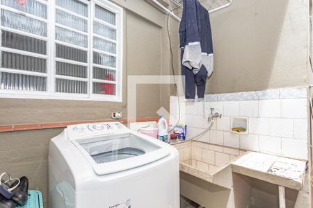 Casa à venda com 237m², 3 quartos e 2 vagas Casa à venda com 237m², 3 quartos e 2 vagasLavanderia