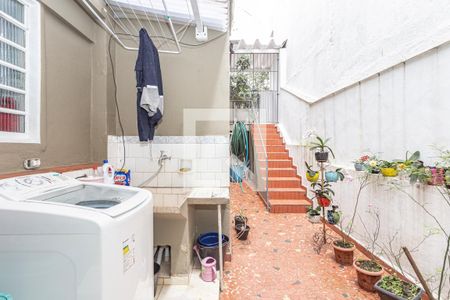 Casa à venda com 237m², 3 quartos e 2 vagas Casa à venda com 237m², 3 quartos e 2 vagasLavanderia