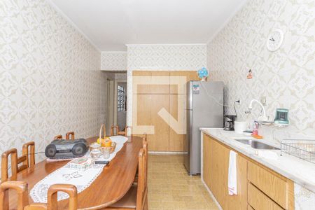 Casa à venda com 237m², 3 quartos e 2 vagas Casa à venda com 237m², 3 quartos e 2 vagasCozinha