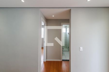 Corredor de apartamento para alugar com 2 quartos, 40m² em Vila Independencia, São Paulo