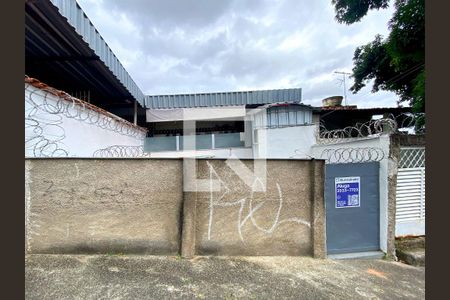 Fachada de casa para alugar com 1 quarto, 80m² em São Paulo, Belo Horizonte