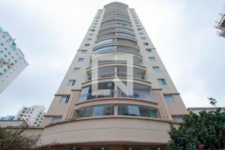Apartamento para alugar com 55m², 2 quartos e 1 vaga Apartamento para alugar com 55m², 2 quartos e 1 vagaFachada