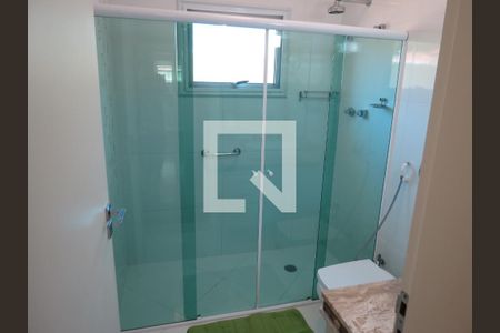 Casa à venda com 380m², 4 quartos e 7 vagasBanheiro Quarto 1