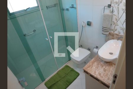 Casa à venda com 380m², 4 quartos e 7 vagasBanheiro Quarto 1 