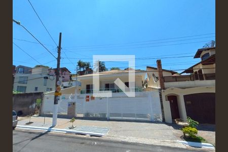 Casa à venda com 380m², 4 quartos e 7 vagasFachada