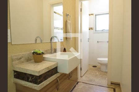 Casa à venda com 380m², 4 quartos e 7 vagasBanheiro 1