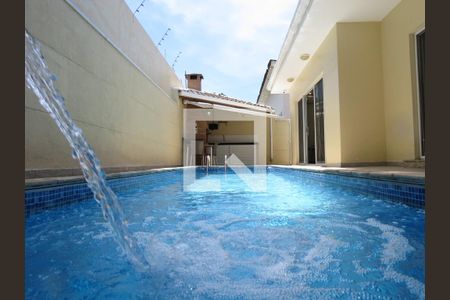 Casa à venda com 380m², 4 quartos e 7 vagasPiscina