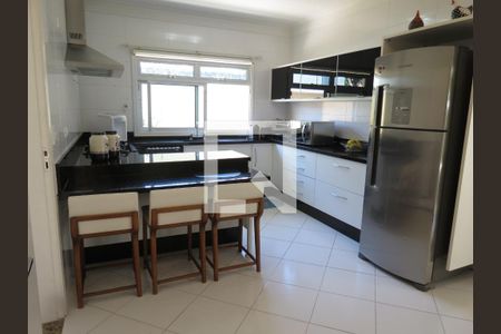 Casa à venda com 380m², 4 quartos e 7 vagasCozinha