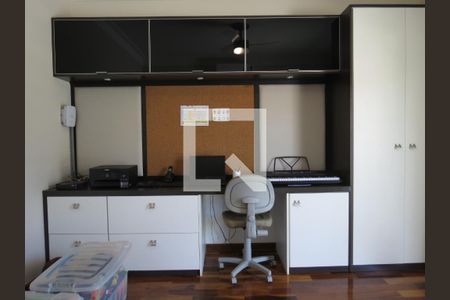 Casa à venda com 380m², 4 quartos e 7 vagasEscritório