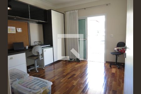 Casa à venda com 380m², 4 quartos e 7 vagasEscritório