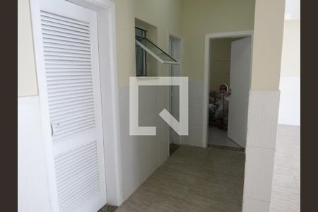 Casa à venda com 380m², 4 quartos e 7 vagasBanheiro e Entrada Adega