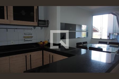 Casa à venda com 182m², 3 quartos e 2 vagasCozinha