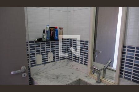 Casa à venda com 182m², 3 quartos e 2 vagasBanheiro