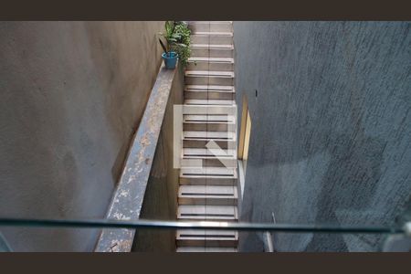 Casa à venda com 182m², 3 quartos e 2 vagasEscada